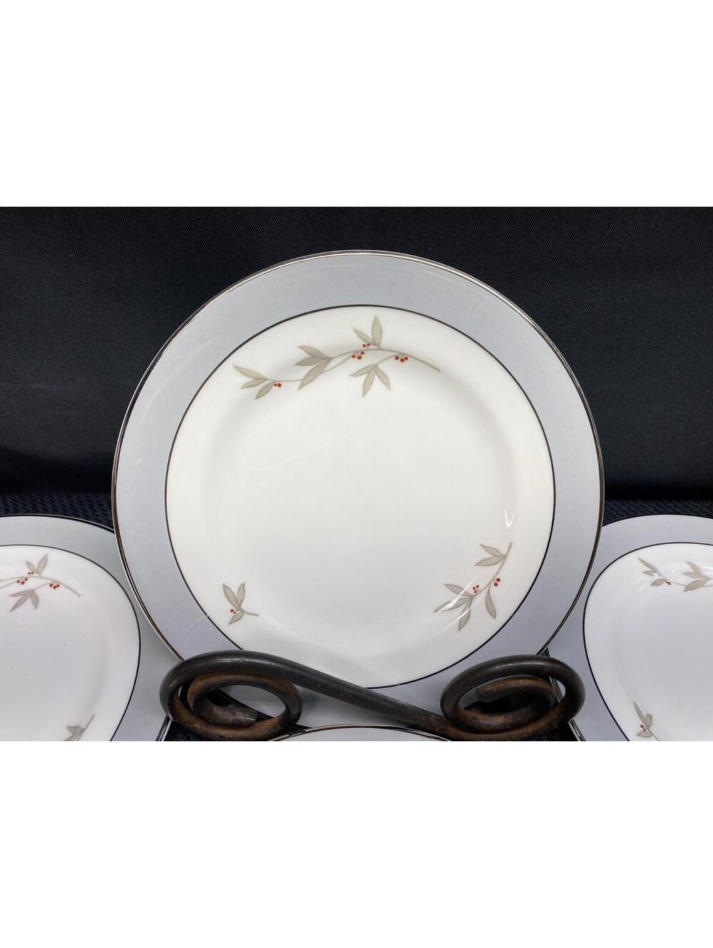 4 Syracuse China Harmony Plates Platinum Trim Leaves Berries 6 1/4"